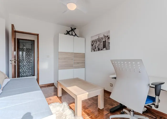 Апартаменты Sea Dunes - 3 Bedroom With Sea View *